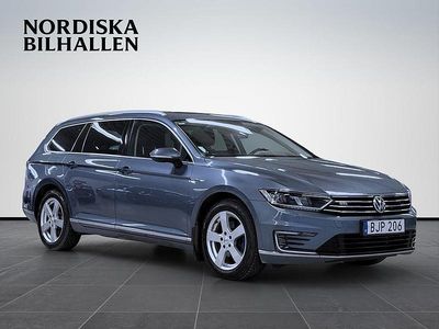 Blå Begagnad 2016 VW Passat GTE Kombi | 144 795 kr (Marknadspris)