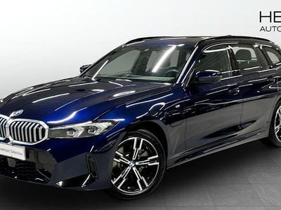 Blå (blue) Begagnad 2025 BMW 330e M Sport Kombi | 489 700 kr (Marknadspris)