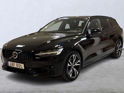 Svart Begagnad 2023 Volvo V60 Plus Kombi | 329 900 kr (Marknadspris)