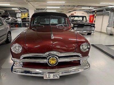 Begagnad Ford Deluxe 239 HK (175 kW) 1950 Grå Kombi