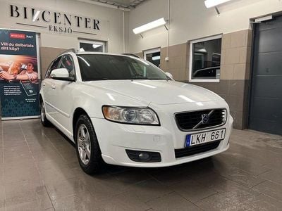 Vit Begagnad 2010 Volvo V50 Momentum Kombi | 34 900 kr (Marknadspris)