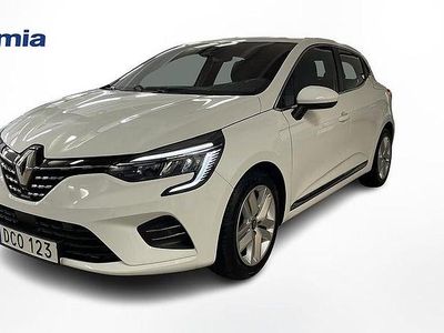 Vit Begagnad 2022 Renault Clio V Intens Halvkombi | 159 900 kr (Marknadspris)
