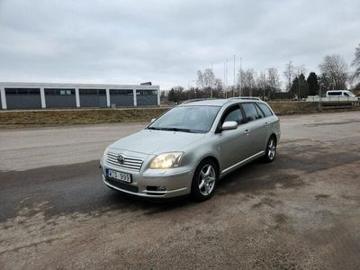 begagnad Toyota Avensis Kombi 1.8 VVT-i