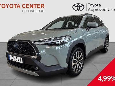 Grön Begagnad 2023 Toyota Corolla Cross Style SUV | 359 900 kr (Marknadspris)