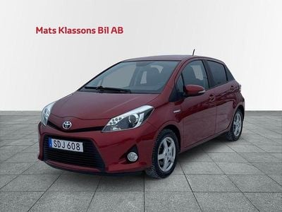 Begagnad Toyota Yaris Hybrid Edition 102 HK (75 kW) 2014 Röd Halvkombi