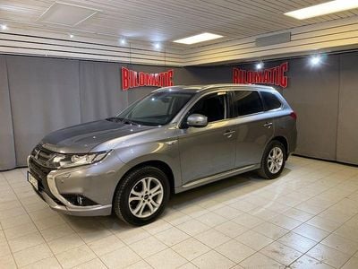 Begagnad Mitsubishi Outlander Comfort Edition 203 HK (149 kW) 2018 Grå SUV