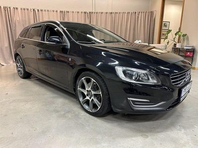 Svart Begagnad 2015 Volvo V60 Ocean Race Kombi | 164 900 kr (Marknadspris)