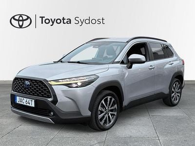 Silver Begagnad 2022 Toyota Corolla Cross Style SUV | 367 900 kr (Marknadspris)