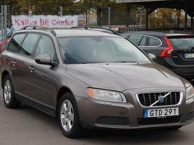 Grå Begagnad 2008 Volvo V70 Kinetic Kombi | 39 899 kr (Marknadspris)