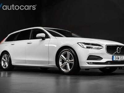 Vit Begagnad 2019 Volvo V90 Momentum Kombi | 298 000 kr (Lite dyr)