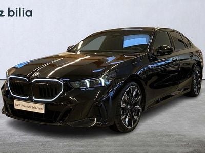 Svart Begagnad 2025 BMW 530e M Sport Sedan | 729 000 kr (Dyr)