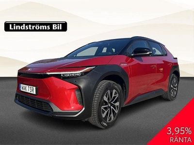 Röd Begagnad 2023 Toyota bZ4X Style SUV | 404 900 kr (Marknadspris)