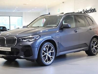 Grå Begagnad 2022 BMW X5 iPerformance SUV | 619 000 kr