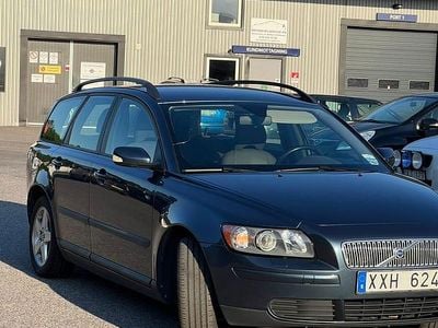 Mörk blå Begagnad 2006 Volvo V50 Kombi | 15 000 kr (Marknadspris)