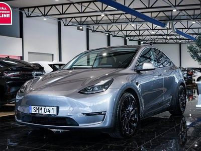 Grå Begagnad 2023 Tesla Model Y Performance SUV | 464 900 kr (Lite dyr)