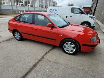 begagnad Hyundai Elantra Halvkombi 2.0 Euro 4