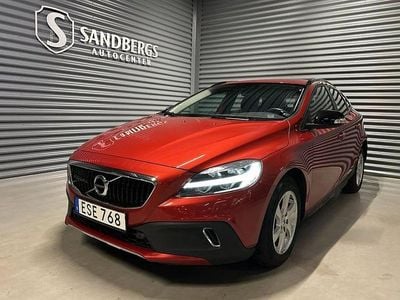 Röd Begagnad 2019 Volvo V40 Kinetic SUV | 258 500 kr (Lite dyr)