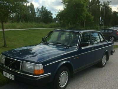 begagnad Volvo 244 1990 års modell
