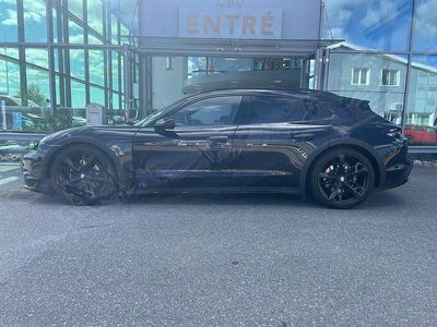 Svart Begagnad 2023 Porsche Taycan Cross Turismo Kombi | 1 115 000 kr