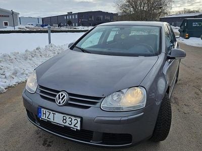 Begagnad VW Golf VI 102 HK (75 kW) 2009 Halvkombi
