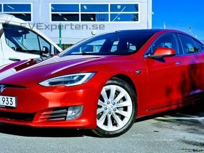 Begagnad Tesla Model S 386 kW (525 HK) 2017 Röd Halvkombi
