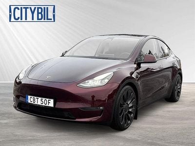 Midnight cherry metallic Begagnad 2023 Tesla Model Y Performance SUV | 479 900 kr (Lite dyr)