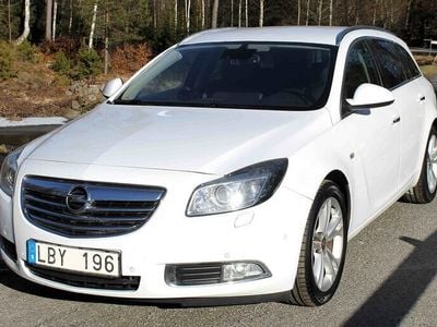 Vit Begagnad 2010 Opel Insignia Cosmo Kombi | 59 000 kr