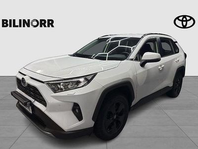 Vit Begagnad 2022 Toyota RAV4 Hybrid Active SUV | 299 900 kr (Lite dyr)