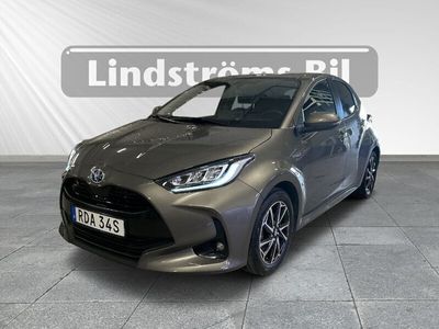 begagnad Toyota Yaris Hybrid Active plus V-hjul