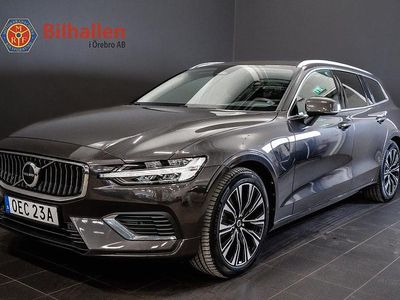 Grå Begagnad 2022 Volvo V60 Core Kombi | 389 000 kr (Marknadspris)