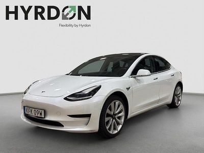 Begagnad Tesla Model 3 Standard Range Plus 239 kW (325 HK) 2019 Vit Sedan