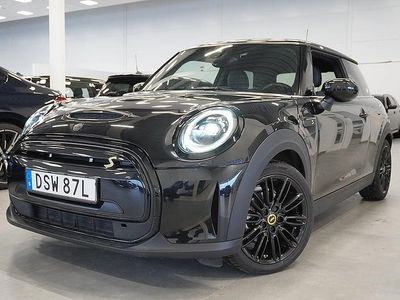 Svart Begagnad 2022 Mini Cooper SE Essential Halvkombi | 219 500 kr