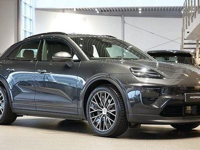 Grå Ny 2025 Porsche Macan 4 Electric SUV | 968 900 kr