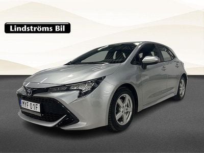 Begagnad Toyota Corolla Hybrid Active 124 HK (91 kW) 2022 Silver Halvkombi