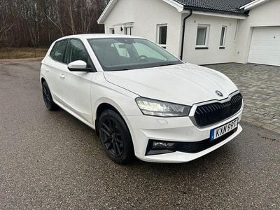 Vit Begagnad 2022 Skoda Fabia Halvkombi | 138 500 kr