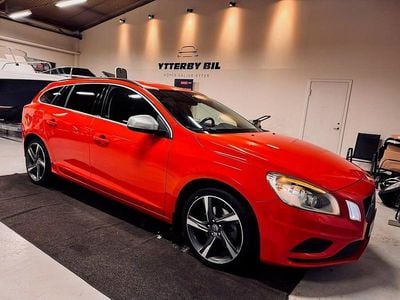 Röd Begagnad 2011 Volvo V60 R-Design Kombi | 129 900 kr (Marknadspris)