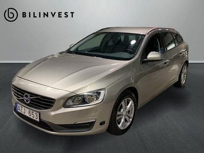 Ljusbrun Begagnad 2013 Volvo V60 Kinetic Kombi | 124 900 kr (Marknadspris)