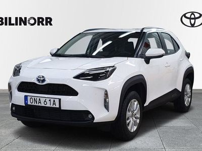 begagnad Toyota Yaris Cross 1,5 HYBRID ACTIVE P-sensorer 2024, Halvkombi