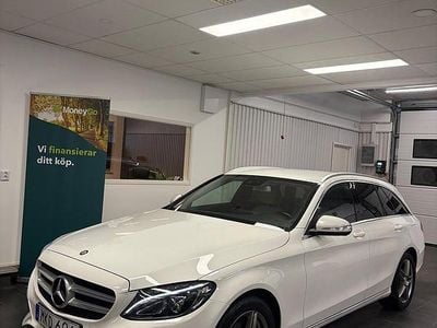 Vit Begagnad 2015 Mercedes GLC43 AMG AMG Kombi | 159 900 kr