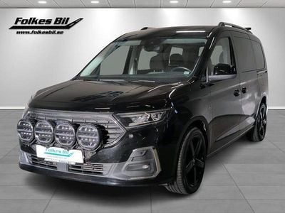 Begagnad Ford Tourneo 122 HK (89 kW) 2023 Svart Minibuss
