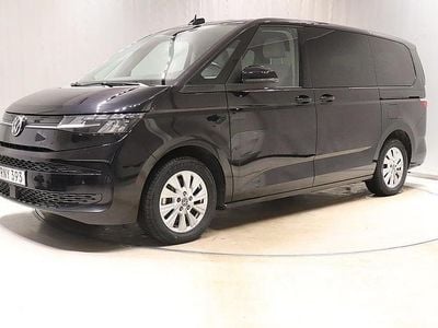Deep black pärleffekt Begagnad 2023 VW Multivan Life Van | 478 900 kr (Bra pris)