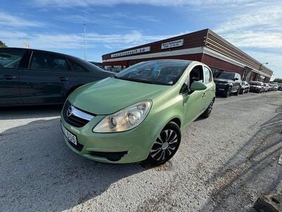 Begagnad Opel Corsa 90 HK (66 kW) 2008 Grön Halvkombi