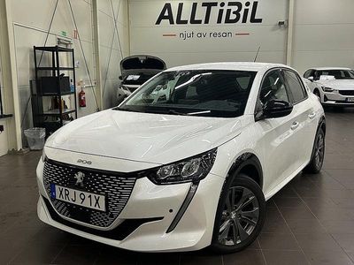 Vit Begagnad 2022 Peugeot e-208 Allure Halvkombi | 204 900 kr (Lite dyr)