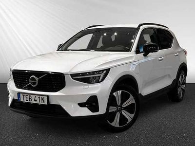 Vit Begagnad 2022 Volvo XC40 Plus SUV | 334 900 kr (Marknadspris)