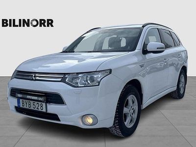 Begagnad Mitsubishi Outlander P-HEV 121 HK (88 kW) 2014 Vit SUV