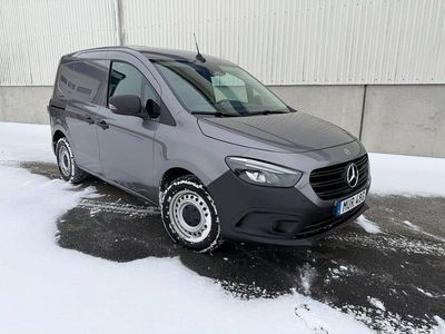 Grå Begagnad 2023 Mercedes Citan 112 | 279 900 kr (Lite dyr)