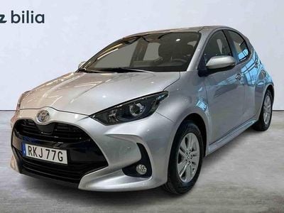 Begagnad Toyota Yaris Hybrid 2025 Silver Halvkombi