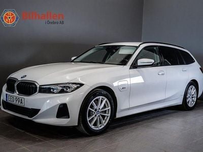 Begagnad BMW 330 Sport Line 292 HK (214 kW) 2023 Vit Kombi