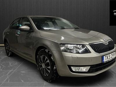 Ljusbrun Begagnad 2014 Skoda Octavia Ambition Halvkombi | 114 900 kr (Lite dyr)