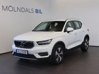 Begagnad Volvo XC40 Momentum 262 HK (192 kW) 2020 Vit SUV